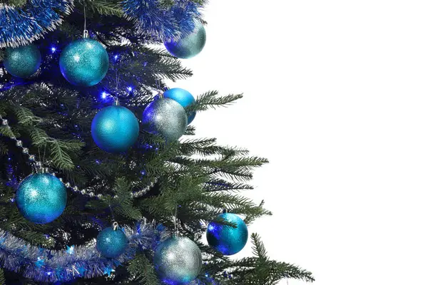 Όμορφο Χριστουγεννιάτικο Δέντρο Διακοσμημένο Στολίδια Και Εορταστικά Φώτα Που Απομονώνονται — Φωτογραφία Αρχείου