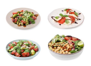 Beyaz üzerine izole edilmiş balzamik sirkeli lezzetli salatalar.