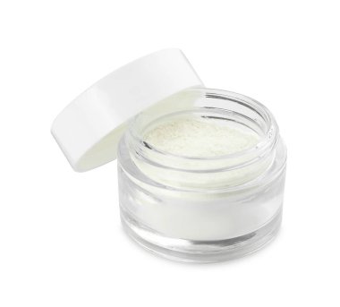 Pirinç gevşek yüz pudrası beyaza izole edilmiş. Makyaj ürünü