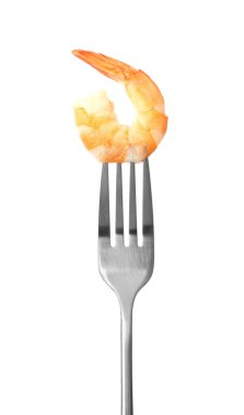 Bir karidesli çatal beyaza izole edilmiş.