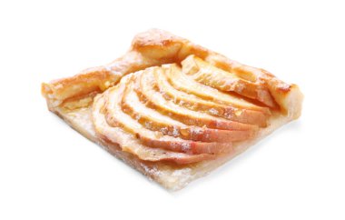 Lezzetli elmalı turta parçası beyaza izole edilmiş.