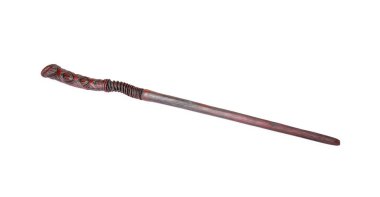Beyaz üzerine izole edilmiş bir tahta sihirli değnek.