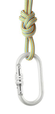 Beyaz halatla izole edilmiş bir metal karabina.