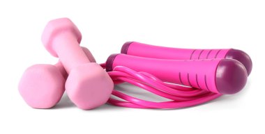 Dambıllar ve ip atlama beyazda izole edilmiş.