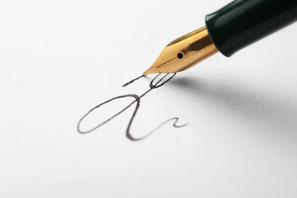 Signing Sheet Paper Fountain Pen Closeup — Stock Photo, Image
