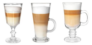 Beyaz arka planda farklı bardaklarda lezzetli latte macchiato.