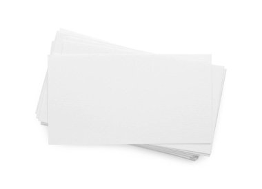 Boş kartvizitler beyaza izole edilmiş, üst manzara. Tasarım için model