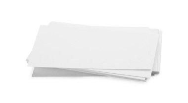 Beyaza izole edilmiş boş kartvizitler. Tasarım için model