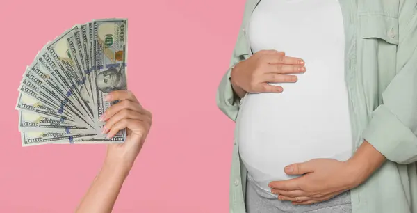 Taşıyıcı Annelik Paralı Müstakbel Anne Pembe Arka Planda Hamile Kadın — Stok fotoğraf