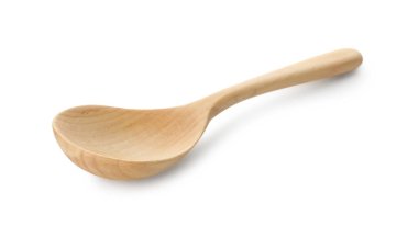 Boş bir tahta kaşık beyaz üzerine izole edilmiş.