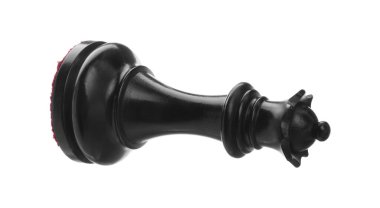 Siyah tahta satranç kraliçesi beyazda izole edilmiş.