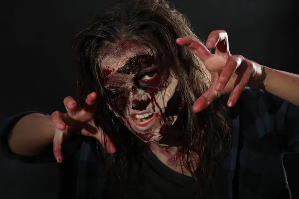 Zombie Effrayant Sur Fond Sombre Monstre Halloween — Photo