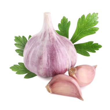 Taze sarımsak ve yeşil maydanoz.