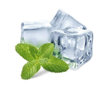 Beyaz üzerine izole edilmiş yeşil nane ve buz küpleri