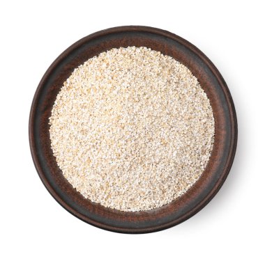 Çiğ arpa, beyaz kasede inliyor.