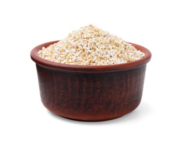 Beyaz kasede kuru arpa homurdanır.