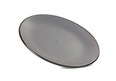 Beyaza izole edilmiş güzel bir seramik tabak.