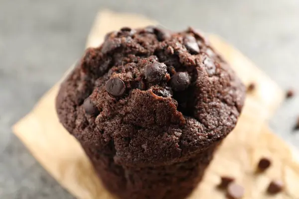 Köstliche Frische Schokolade Muffin Auf Dem Tisch Nahaufnahme — Stockfoto