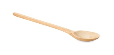 Boş bir tahta kaşık beyaz üzerine izole edilmiş.
