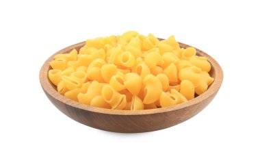 Beyaz kasedeki çiğ boynuzlu makarna.