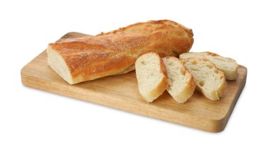 Tahta kesme tahtası ve beyaz üzerine izole edilmiş taze ekmek