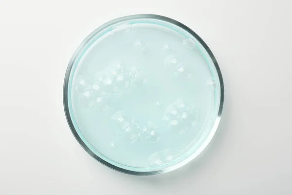 Πιάτο Petri Ανοικτό Μπλε Υγρό Δείγμα Λευκό Φόντο Πάνω Όψη — Φωτογραφία Αρχείου