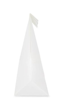 Bir kapalı kese kağıdı beyaza izole edilmiş.