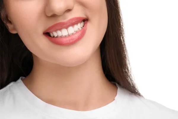 Mujer Con Los Dientes Limpios Sonriendo Sobre Fondo Blanco Primer — Foto de Stock
