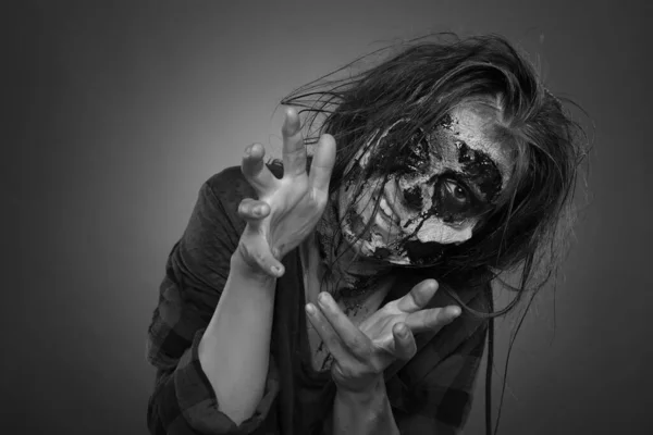 Zombie Effrayant Sur Fond Sombre Effet Noir Blanc Monstre Halloween — Photo