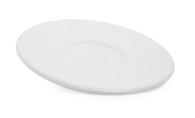 Bir adet temiz seramik daire beyaza izole edilmiş.