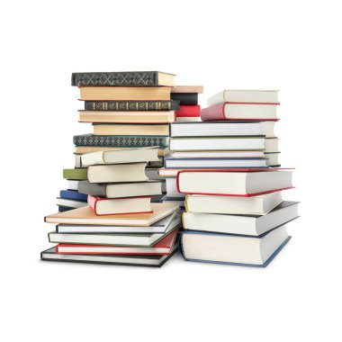 Beyaz üzerine izole edilmiş farklı kitap yığınları