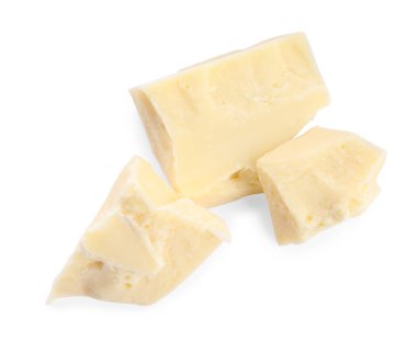 Lezzetli çikolata parçaları beyaza izole edilmiş, üstten.