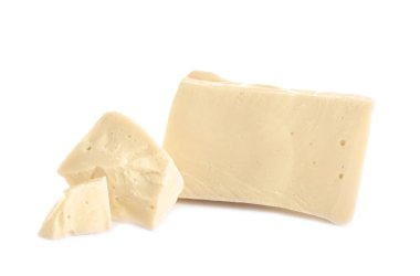 Beyaz izole lezzetli çikolata parçaları