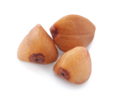 Karabuğday tohumları beyaz, makro görünümde izole