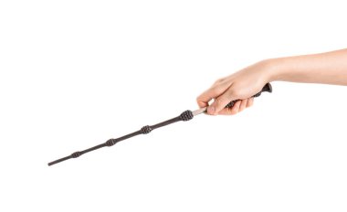 Beyaz arka planda sihirli değnek tutan kadın, yakın plan.