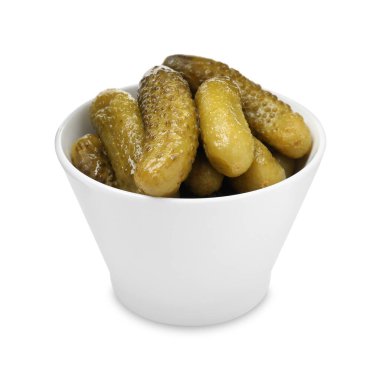 Beyaz tenceredeki lezzetli salatalık turşusu.