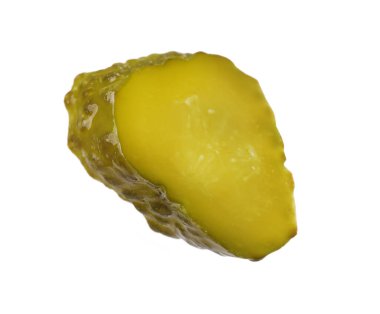 Beyaz izole turşusu salatalık dilim