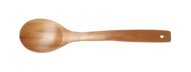 Boş bir tahta kaşık beyaz üzerine izole edilmiş.