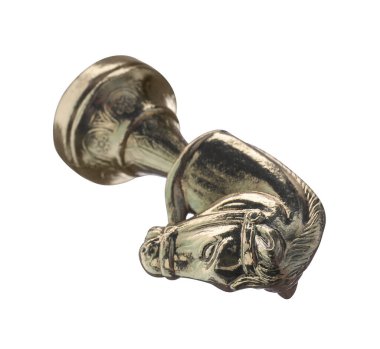 Beyaz tenli altın bir satranç şövalyesi