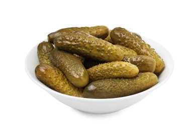 Beyaz tenceredeki lezzetli salatalık turşusu.