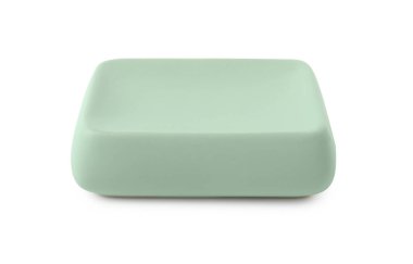 Banyo aksesuarı. Açık yeşil seramik sabun kabı beyaza izole edilmiş.