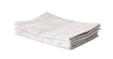 Yeni temiz mutfak havluları beyaz üzerine izole edilmiş.