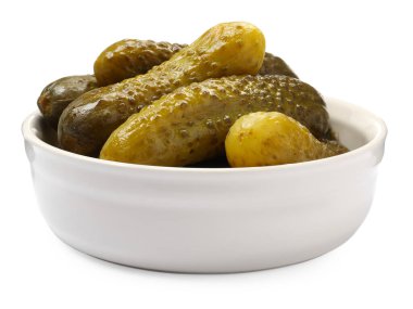 Beyaz tenceredeki lezzetli salatalık turşusu.