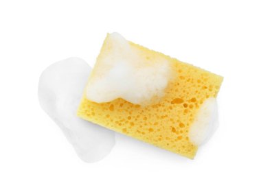 Sarı köpüklü sünger beyaz, üst görünümde izole.