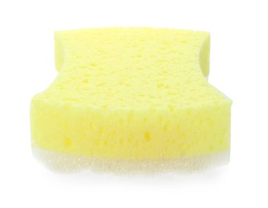 Bir yeni sarı sünger beyazda izole edilmiş.