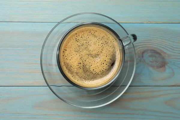 Kopje Aromatische Koffie Lichtblauwe Houten Tafel Bovenaanzicht — Stockfoto