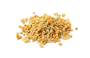 Beyaz üzerine izole edilmiş taze arı polen taneleri.