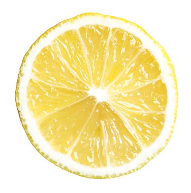 Limon dilimi beyaza izole edilmiş. Citrus meyvesi.