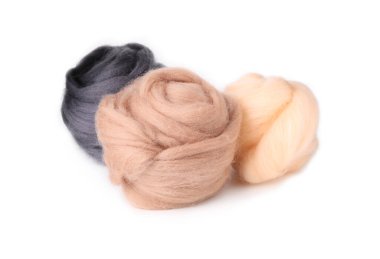 Beyazlar üzerinde izole edilmiş bej ve gri yün