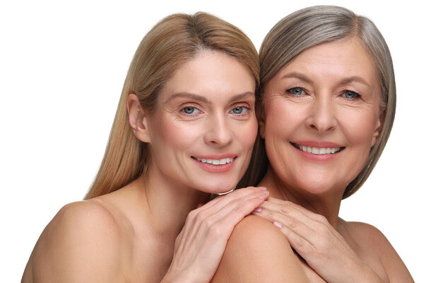 Красивые женщины со здоровой кожей на белом фоне